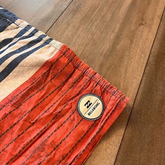 Billabong‎ American Pattern Casual Swimtrunks Men 33 - Picture 2 of 5